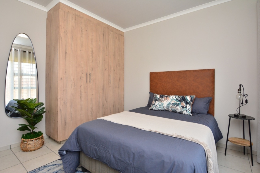 To Let 2 Bedroom Property for Rent in Van Der Hoff Park North West